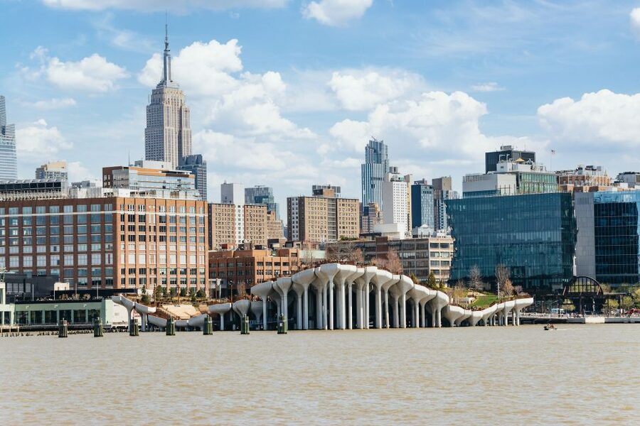 NYC: Circle Line 1.5-Hr Landmarks Skip-The-Box-Office Cruise - The Brooklyn Bridge from below