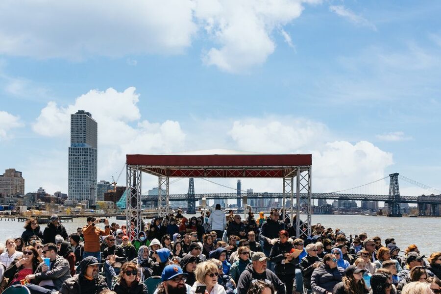 NYC: Circle Line 1.5-Hr Landmarks Skip-The-Box-Office Cruise - Manhattan Bridge, Williamsburg Bridge, and the East River