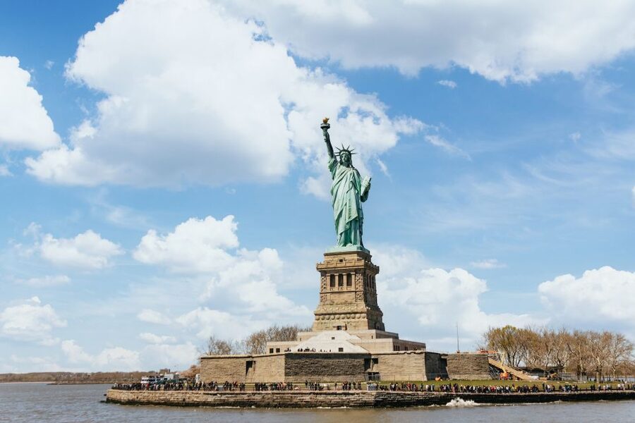 NYC: Circle Line 1.5-Hr Landmarks Skip-The-Box-Office Cruise - Seating, views, and onboard comfort