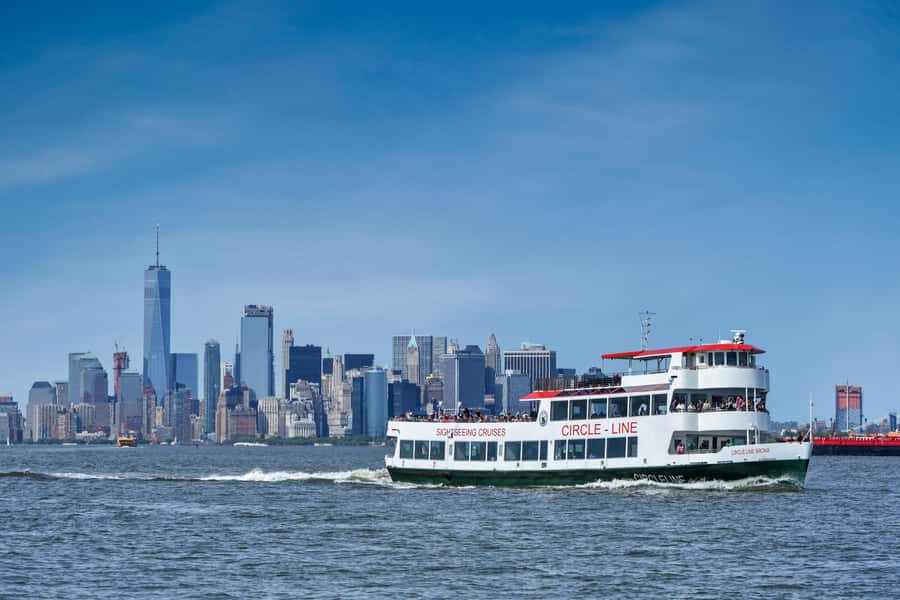 NYC: Circle Line 1-Hr Statue of Liberty Skip-The-Line Cruise - The Statue of Liberty photo pass