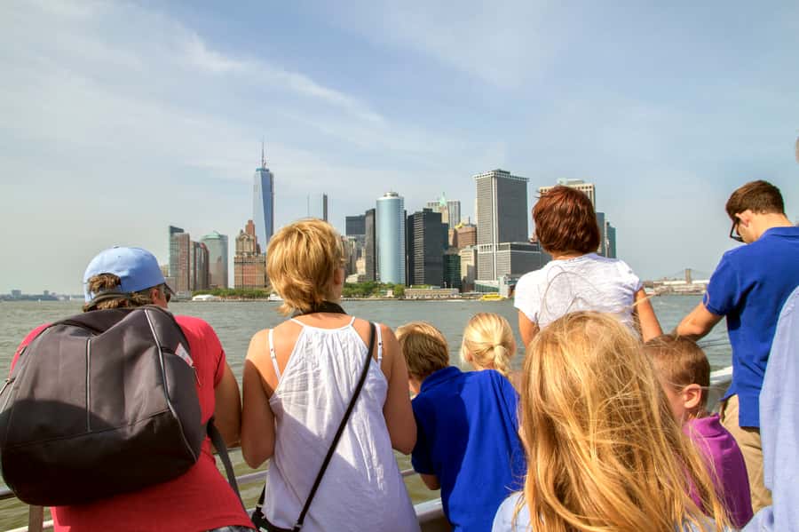 NYC: Circle Line 1-Hr Statue of Liberty Skip-The-Line Cruise - Bridges, boats, and changing harbor views