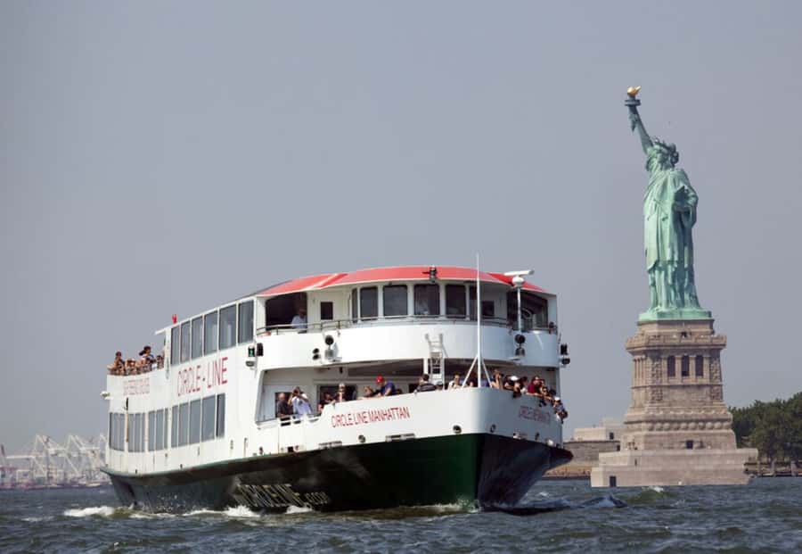 NYC: Circle Line 1-Hr Statue of Liberty Skip-The-Line Cruise - Choosing the right seat and listening option