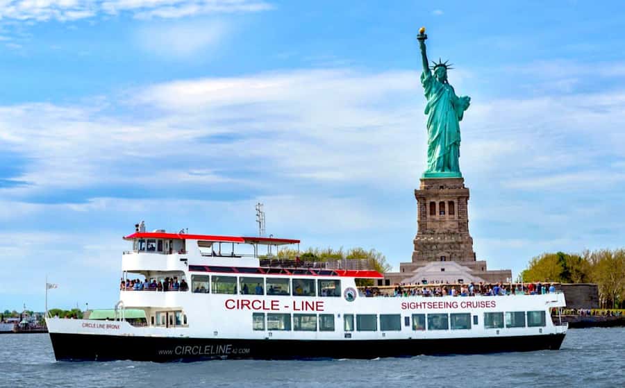 NYC: Circle Line 1-Hr Statue of Liberty Skip-The-Line Cruise - From Manhattan’s West Side to the lower skyline