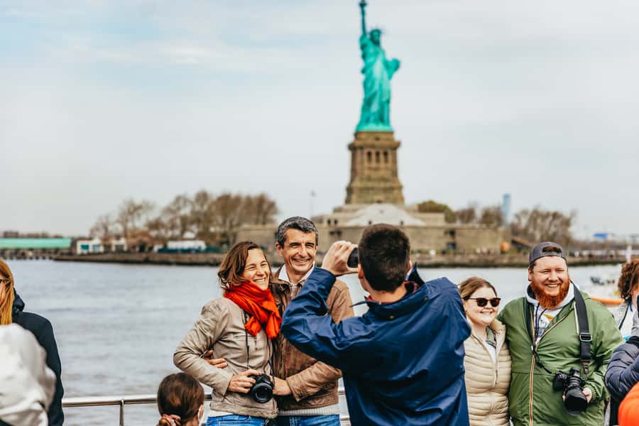 NYC: Circle Line 2.5 Hour Best of NYC Boat Cruise - Why seeing New York by boat works so well