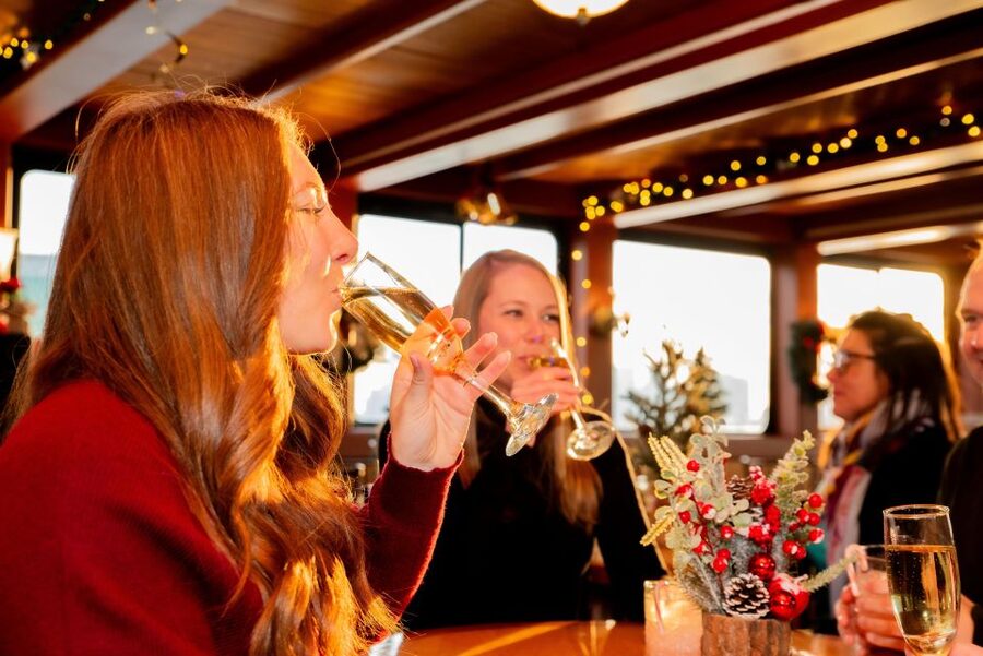 NYC: Holiday Yacht Cruise with Jazz, Cocoa & Carols - Key details before you book