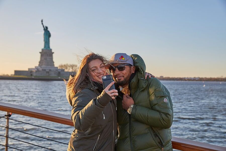 NYC: Holiday Yacht Cruise with Jazz, Cocoa & Carols - Yacht Manhattan and Manhattan II