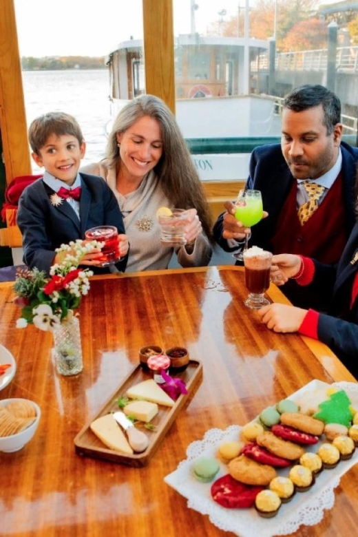 NYC: Holiday Yacht Cruise with Jazz, Cocoa & Carols - The route through Lower Manhattan
