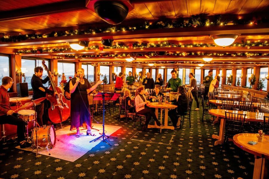 NYC: Holiday Yacht Cruise with Jazz, Cocoa & Carols - Jazz, carols, and the right volume