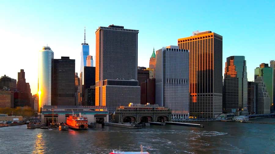 NYC: Statue of Liberty Sunset Cruise Skip-the-Line Ticket - Sailing past the Brooklyn Bridge