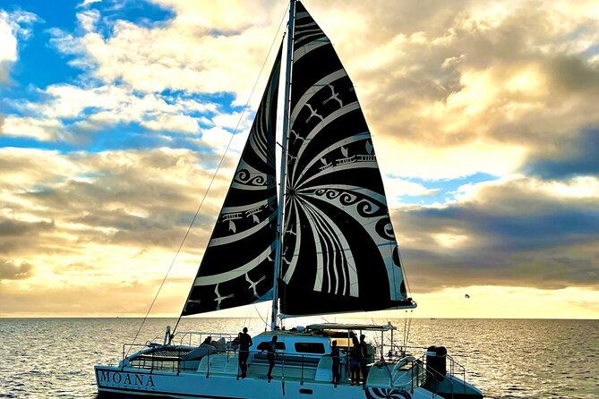Oahu's Waikiki Coast: Moana’s Sunset Cocktail Sail - Along Waikiki Coast Toward Diamond Head