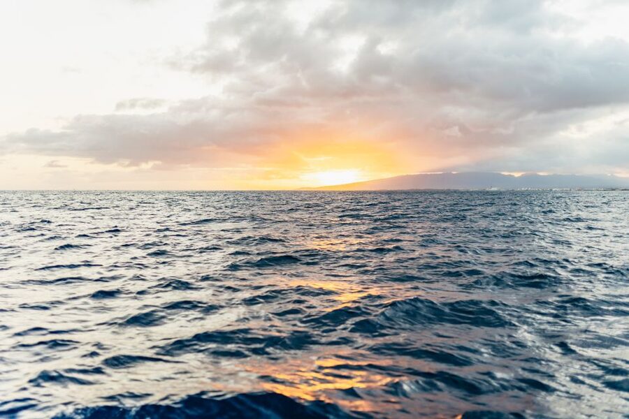 Oahu: Waikiki Sunset Catamaran Cocktail Cruise - Diamond Head and Honolulu from offshore