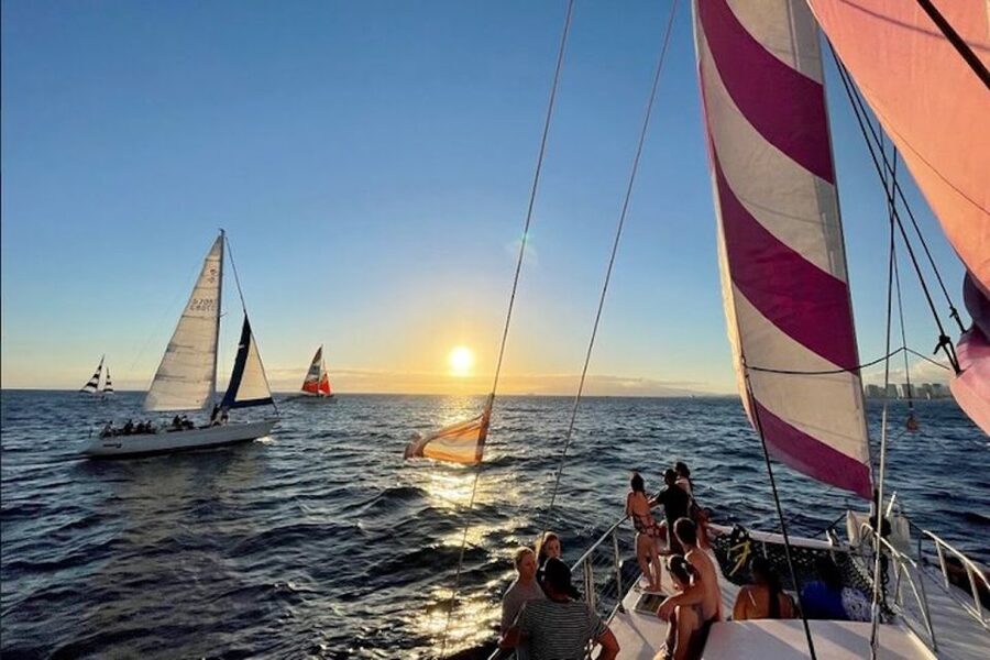 Oahu: Waikiki Sunset Catamaran Sail and Swim - Should you book the Pink Sails sunset sail?