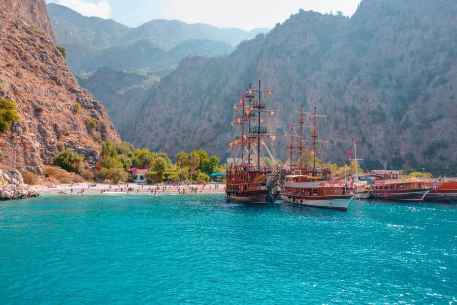 Ölüdeniz: Butterfly Valley Boat Trip with Buffet Lunch - Aquarium Bay and the Onboard Lunch
