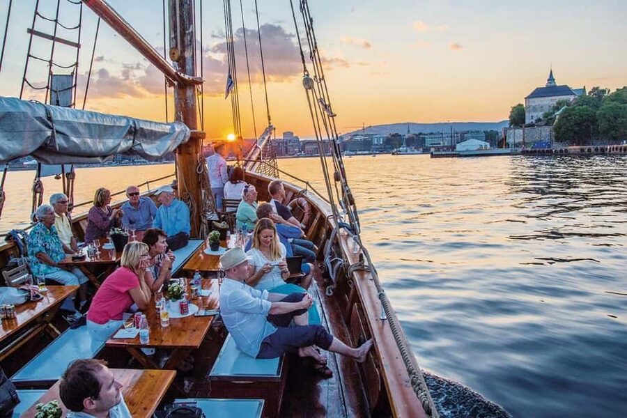 Oslo: Fjord Mini Cruise by Wooden Sailing Ship - Boarding beside Oslo City Hall