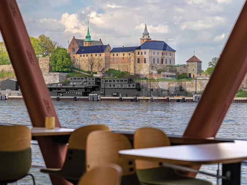 Oslo: Guided Sightseeing Fjord Cruise on Premium Silent Boat - Dyna Lighthouse and the open water