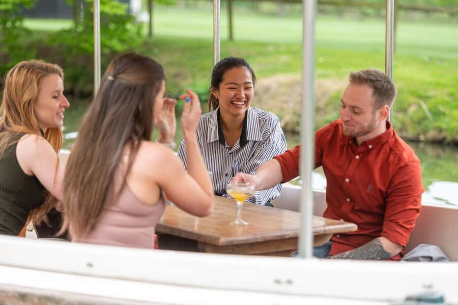 Oxford: Guided Sightseeing River Cruise - A small boat and a personal style of guiding