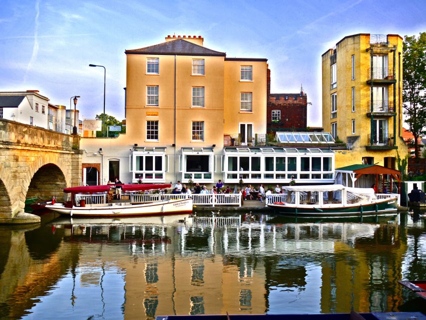 Oxford: Guided Sightseeing River Cruise - The first stretch: Folly Bridge and Christ Church Meadows