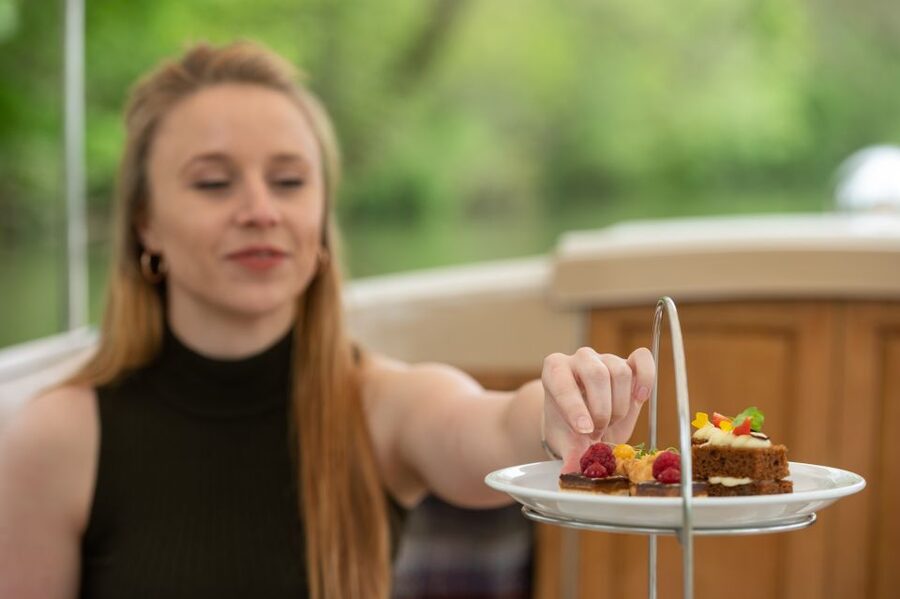 Oxford: Sightseeing River Cruise with Afternoon Tea - Practical details that matter