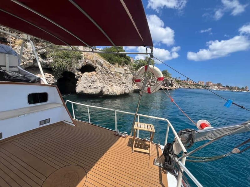 Palermo: Boat Tour With Aperitif Snorkeling And Cave Tour - Choosing between the 11-metre sailboat and 14-metre yacht