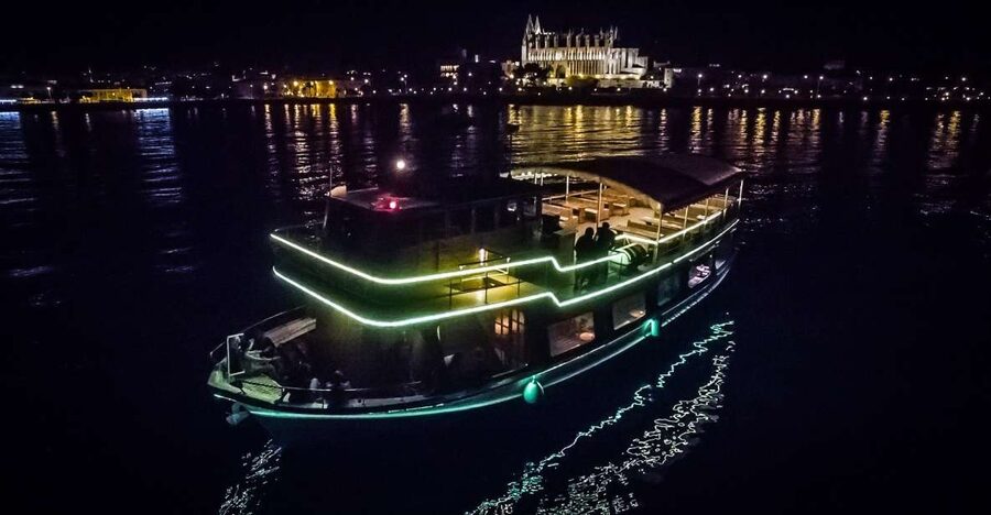 Palma de Mallorca: Night Boat Party with Live DJ - Boarding at Barca Samba