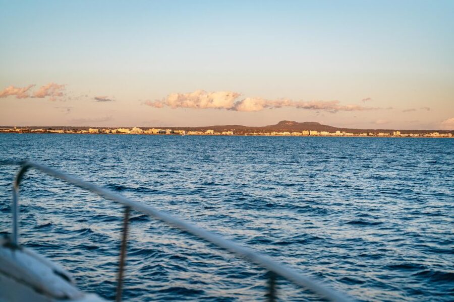 Palma de Mallorca: Sunset Boat Tour - Should you book the Barca Samba sunset cruise?