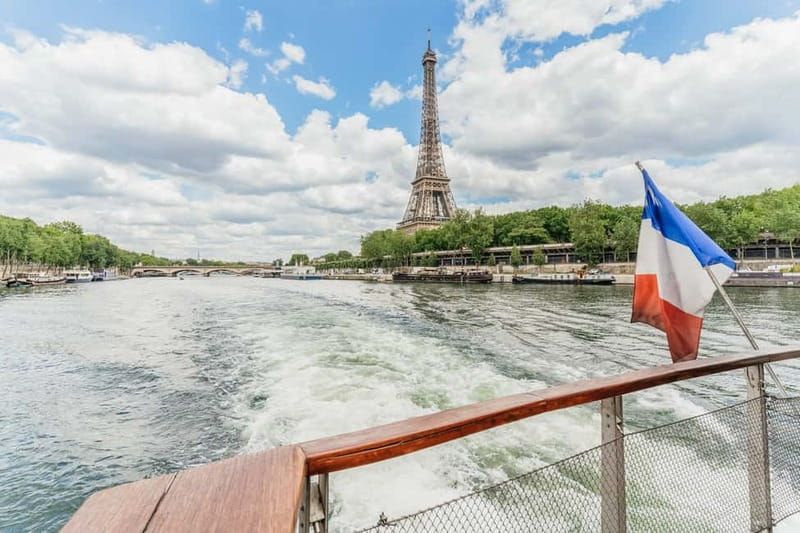 Paris: 2-Hour River Seine Lunch Cruise with 3-course-menu - Why a Seine lunch works so well in Paris