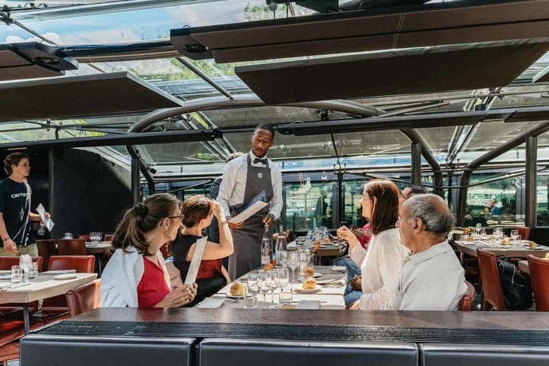 Paris: 2-Hour River Seine Lunch Cruise with 3-course-menu - Boarding at the Eiffel Tower