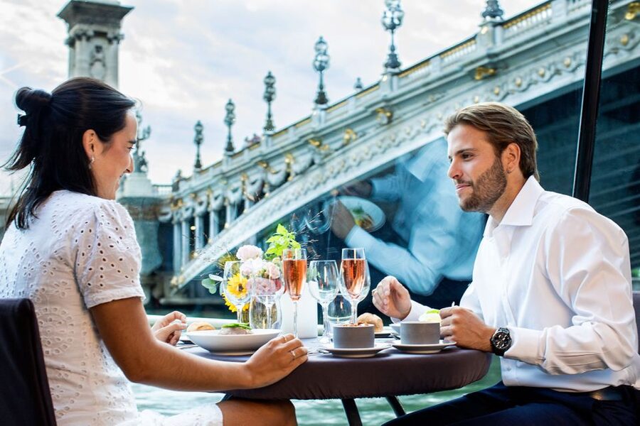 Paris: 3-Course-Dinner Cruise with Wine on the Seine River - Setting Sail Beneath the Eiffel Tower