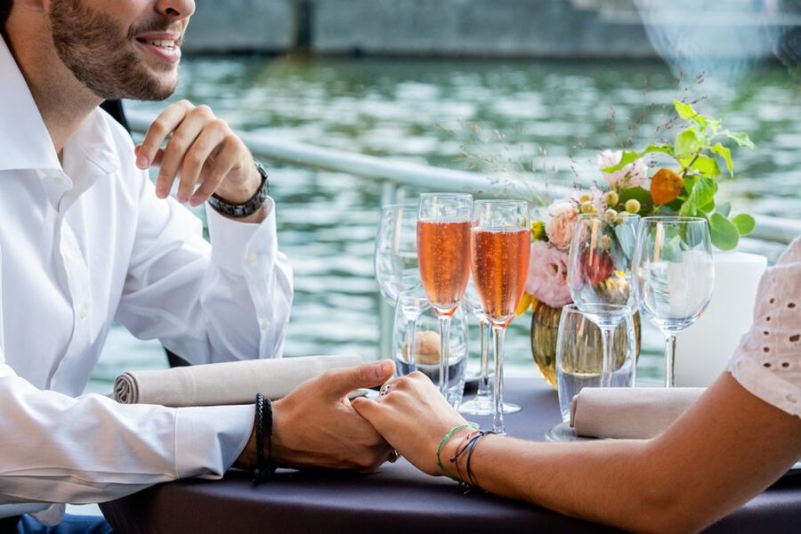 Paris: 3-Course-Dinner Cruise with Wine on the Seine River - Sunset or Sparkling Night Views?
