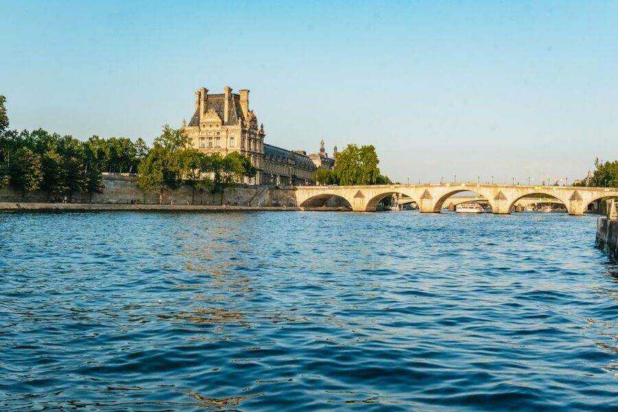 Paris : 3-Course Gourmet Dinner Cruise on Seine River - Key points before you book