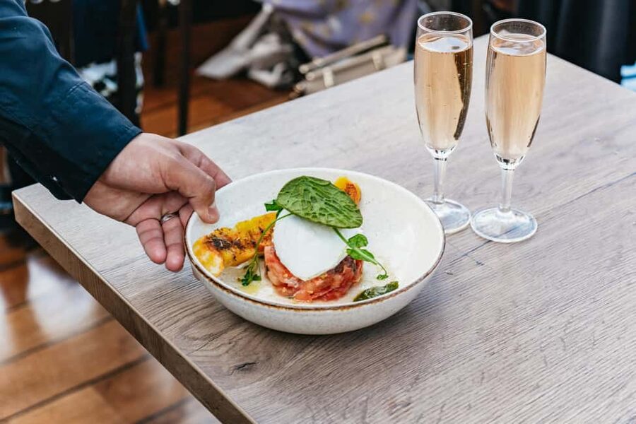 Paris : 3-Course Gourmet Dinner Cruise on Seine River - Window seats, Champagne, and the true cost