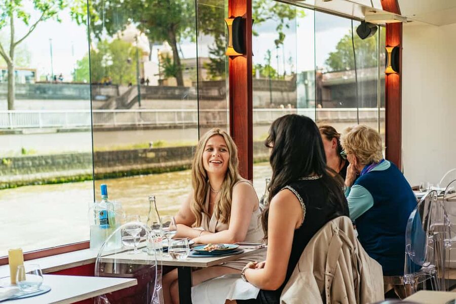 Paris: 3-Course Italian Meal Seine Cruise - Key points at a glance