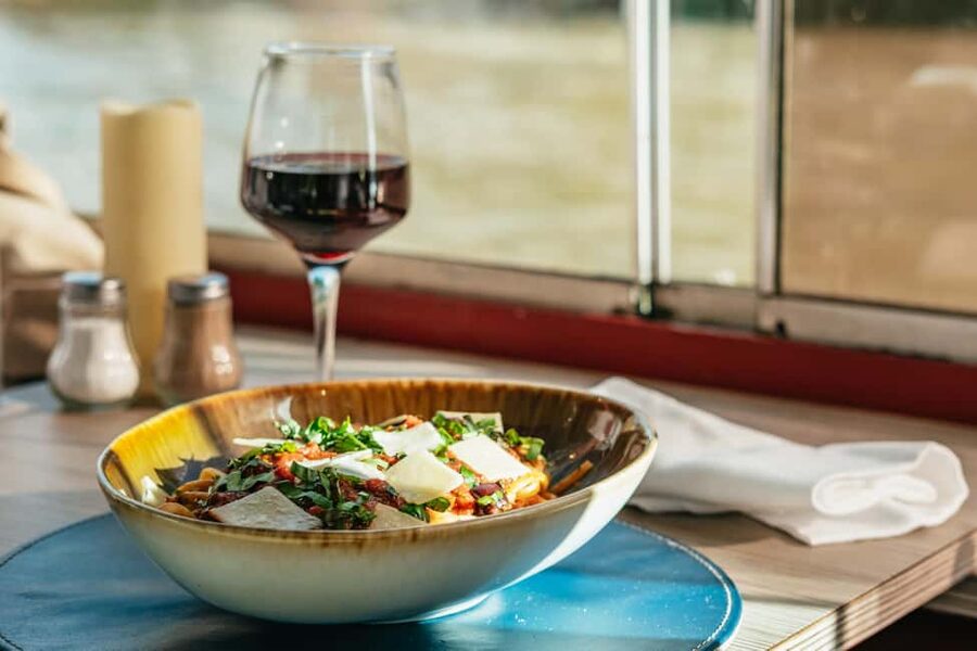 Paris: 3-Course Italian Meal Seine Cruise - Finding the boat near Avenue du Président Kennedy