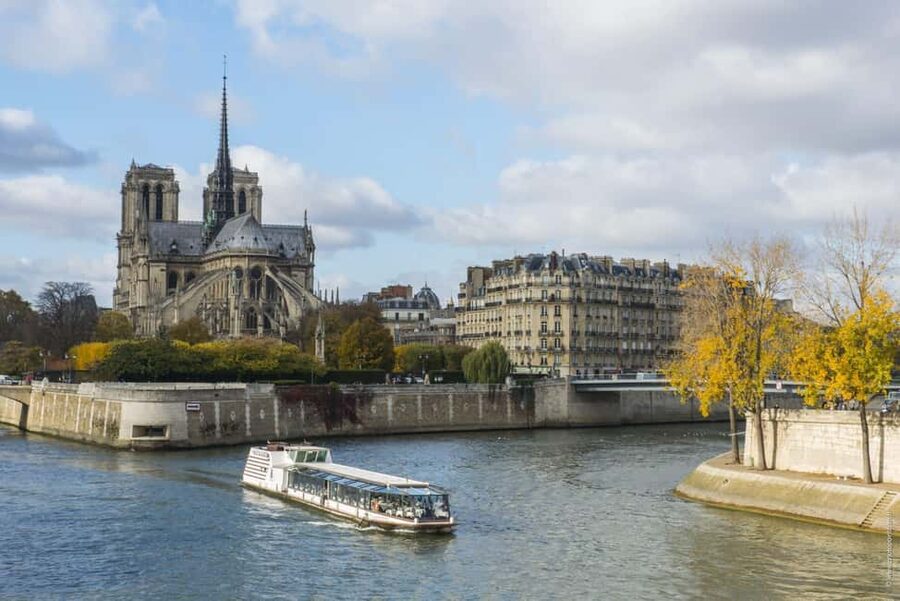 Paris: 3-Course Lunch Cruise on the River Seine - The route: Musée d’Orsay, Eiffel Tower, and Notre Dame