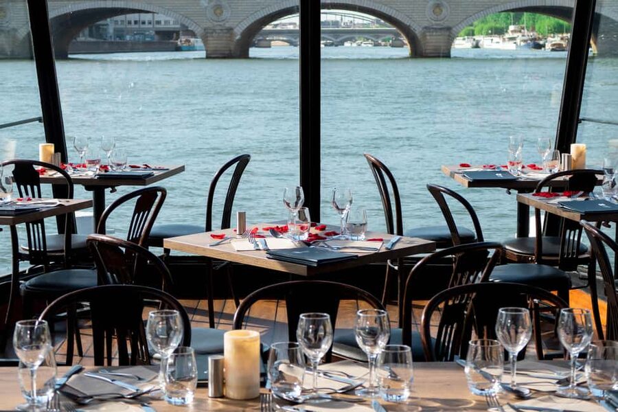 Paris: 3-Course Lunch Cruise on the River Seine - What arrives on the lunch menu