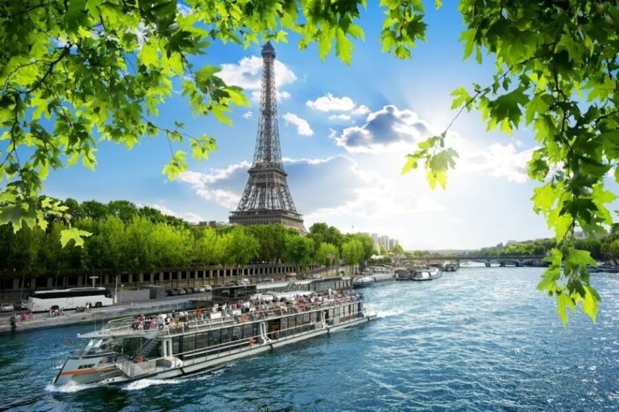 Paris: Arc de Triomphe Entry with Seine Cruise - Who gets the best value from the $45 price