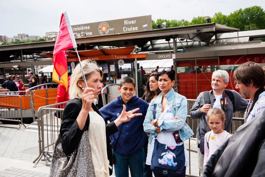 Paris: Audio-Guided Bus Tour & Seine River Cruise - Is $46 good value for three hours?
