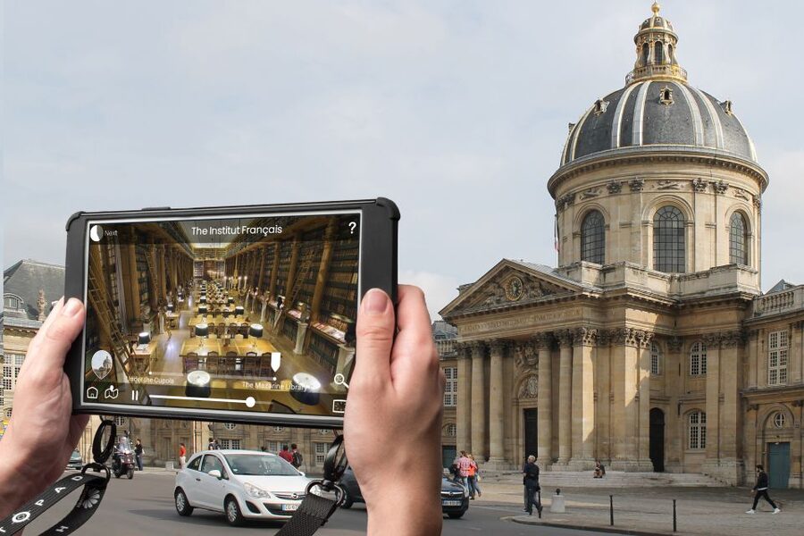 Paris: Audio-Guided Bus Tour & Seine River Cruise - Seeing Paris from a coach