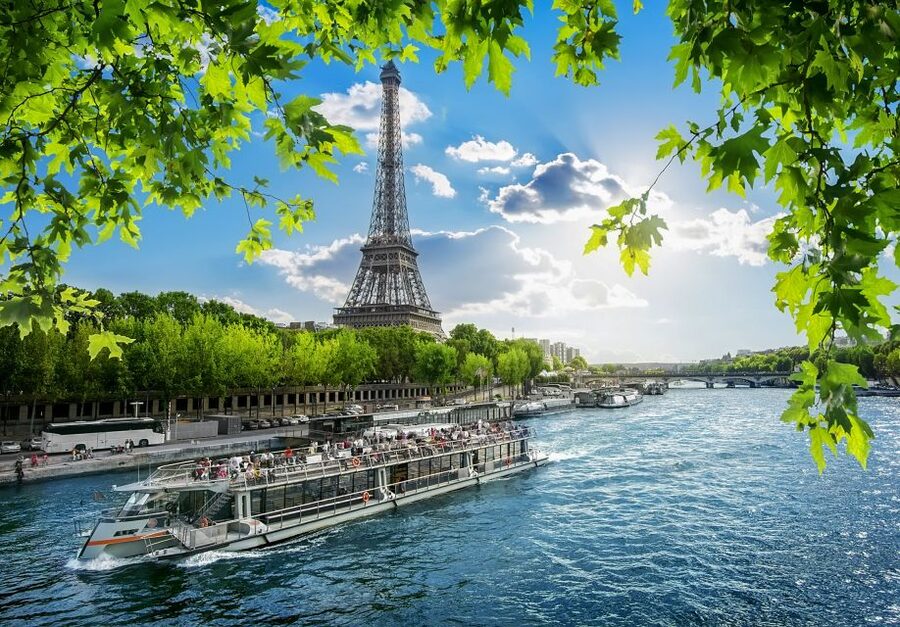 Paris: Day or Sunset Cruise with Drink, Ice Cream or Dessert - Starting beneath the Eiffel Tower at Port de la Bourdonnais