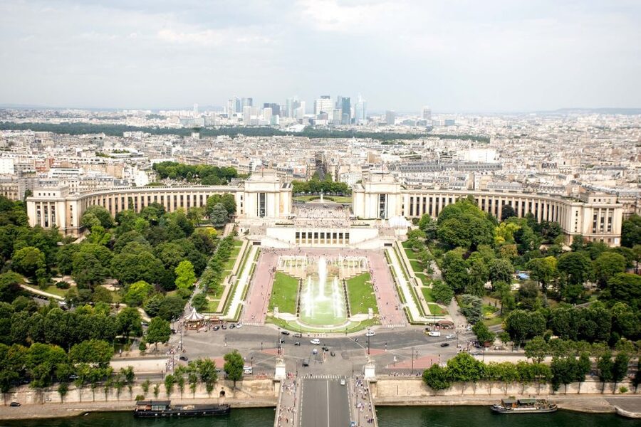 Paris: Eiffel Tower Access by Elevator & Seine River Cruise - A one-hour view of Paris from the Seine