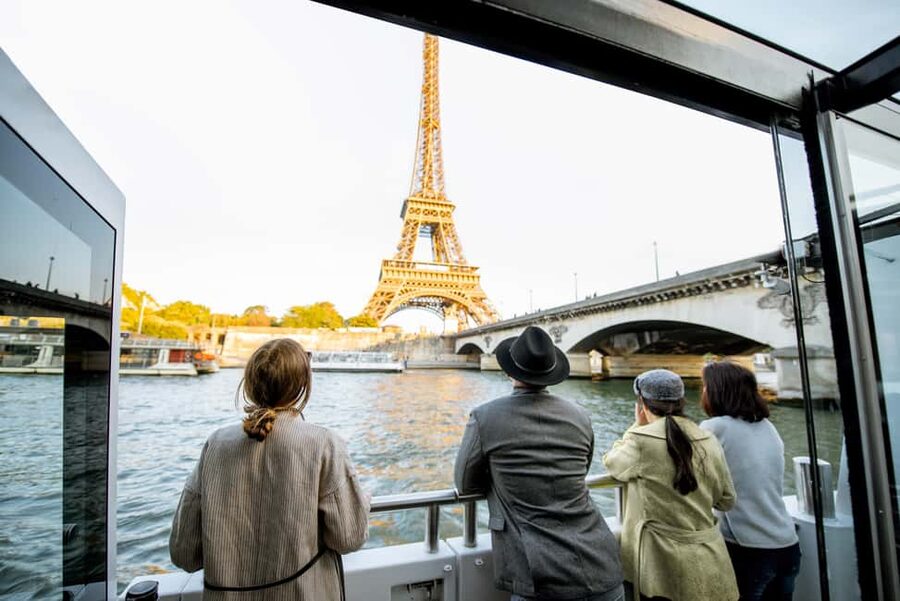 Paris: Eiffel Tower Tour & Seine River Cruise Tour - Meeting your guide near Avenue Elisée Reclus