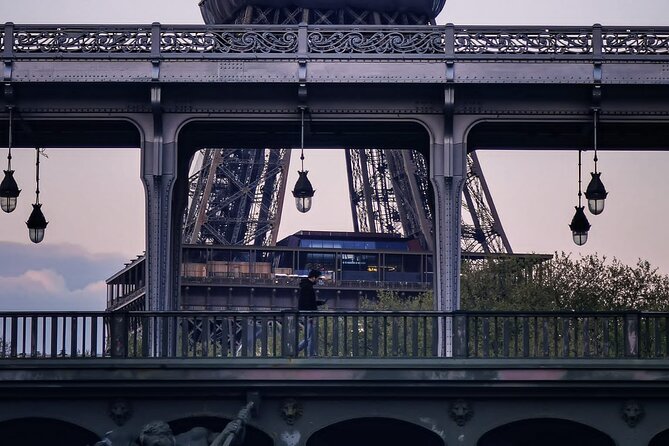 Paris en Scene 3 Course Seine River Dinner Cruise - Who gets the best value from this cruise