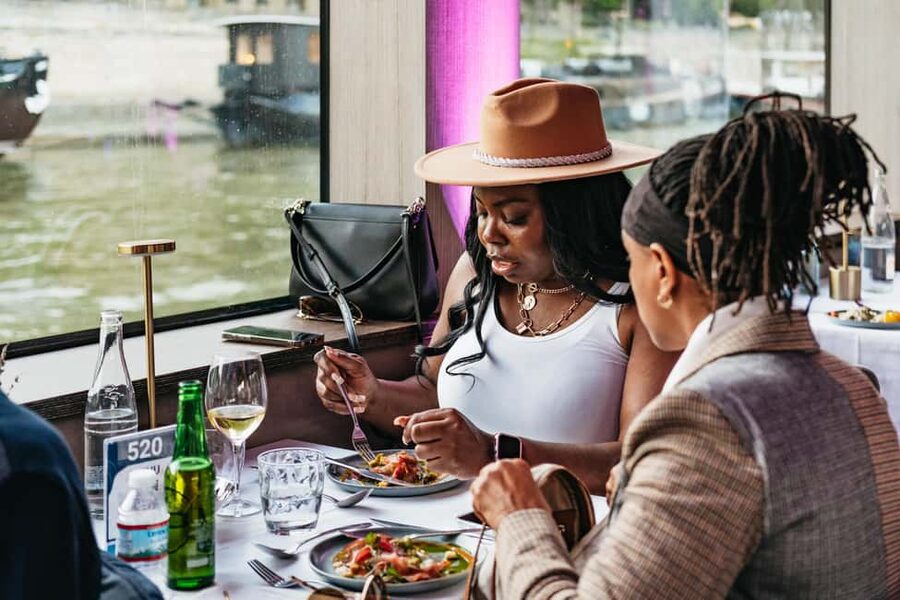 Paris: Gourmet Dinner Cruise on Seine River with Live Music - Should you book Le Diamant Bleu?