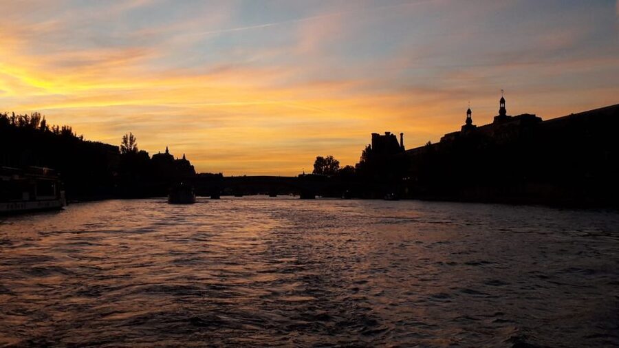 Paris: Happy Hour Evening Cruise on the Seine River - Paris at Golden Hour, Seen From the Seine