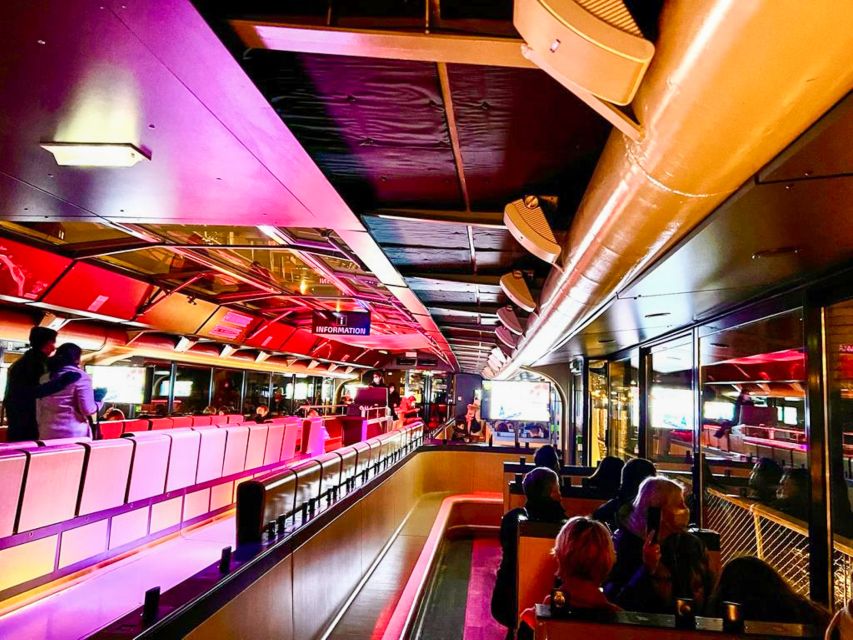 Paris: Illuminated Evening River Cruise & Waffle Tasting - Audio commentary and music