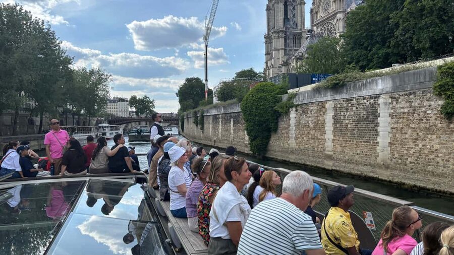 Paris: Illuminations River Cruise with Audio Commentary - Key points to know before you go