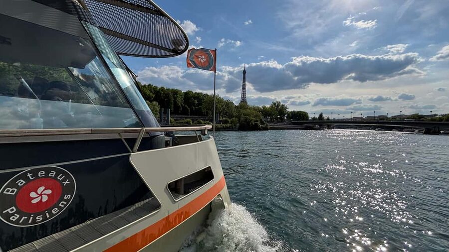 Paris: Illuminations River Cruise with Audio Commentary - The route from Les Invalides to Musée d’Orsay