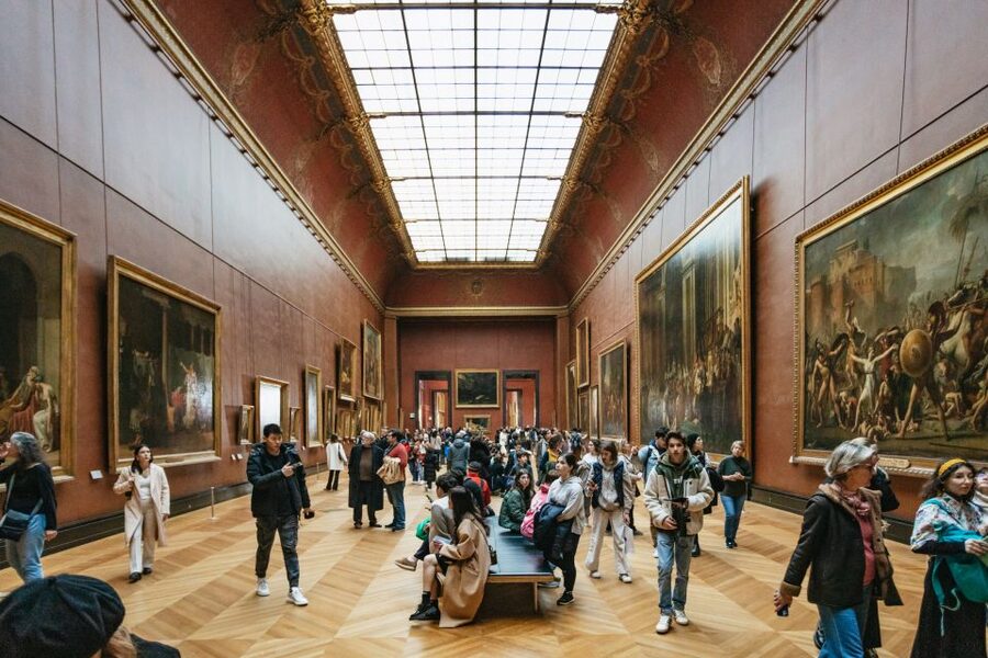 Paris: Louvre Museum Entry Ticket With Host and River Cruise - Is the $100 price fair?