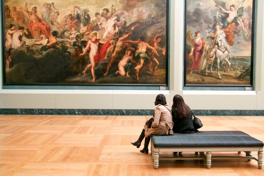 Paris: Louvre Reserved Ticket and River Cruise Combo - Getting to the Louvre and handling your ticket