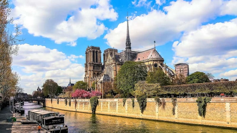 Paris: Seine Cruise & Crepe Tasting near the Eiffel Tower - What the $23 price really buys you